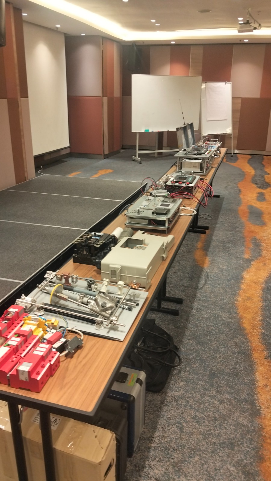 Lightning protection and switching equipment on display at the seminar